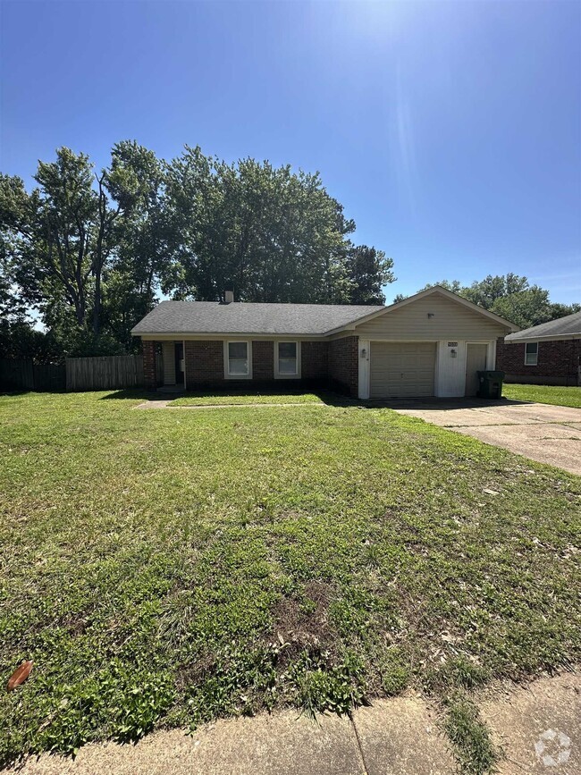 Building Photo - 7032 Pam Dr