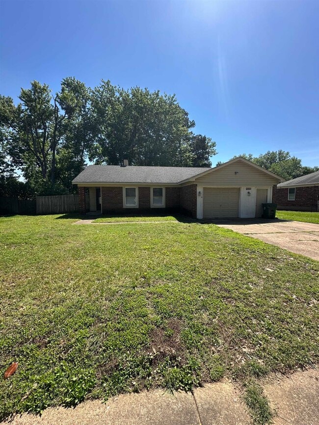 Building Photo - 7032 Pam Dr