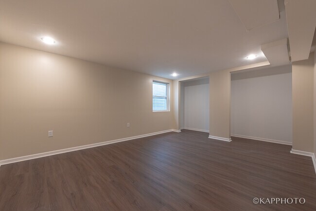 Building Photo - 1406 Shermer Rd