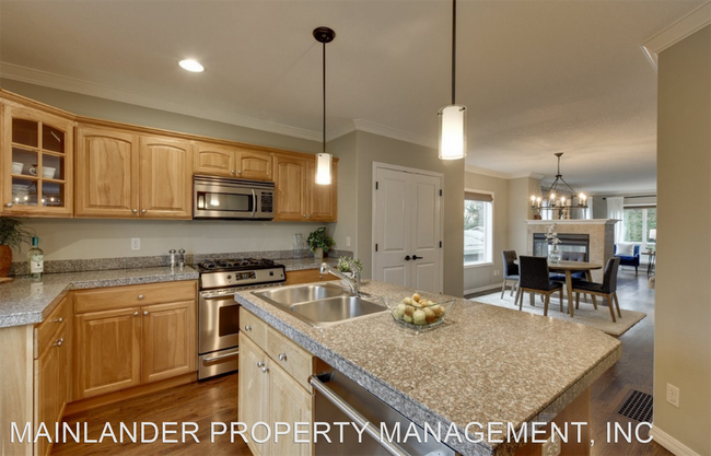 Foto del edificio - 2 br, 2.5 bath House - 2115 SE TENINO #A