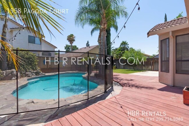 Building Photo - Four Bedroom Tracy Rental SWIMMING POOL  M...