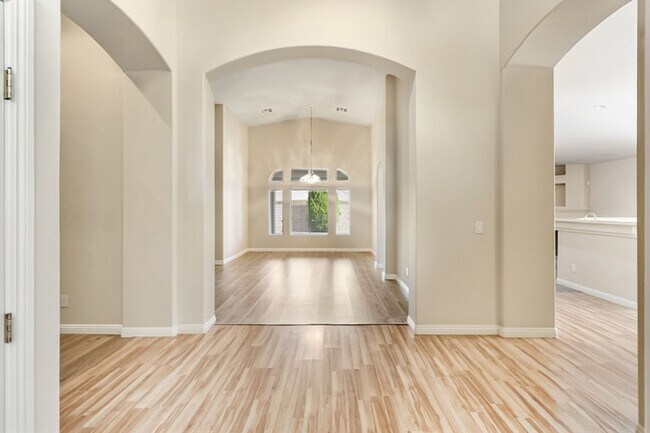 Foto del edificio - 4 Bed, Single Story Home, In Southwest Gat...