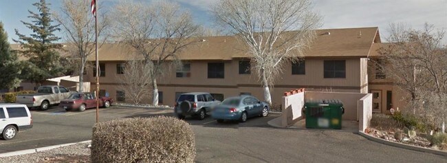 Building Photo - 1600 E Skyline Dr