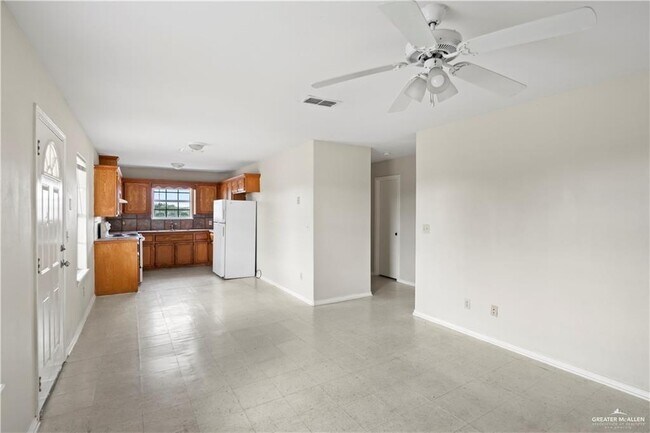 Building Photo - 7 W Javelina Dr