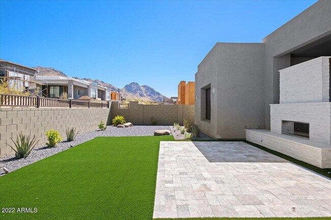 Foto del edificio - 12387 E Black Rock Rd