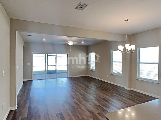 Building Photo - 204 Hemlock Pt