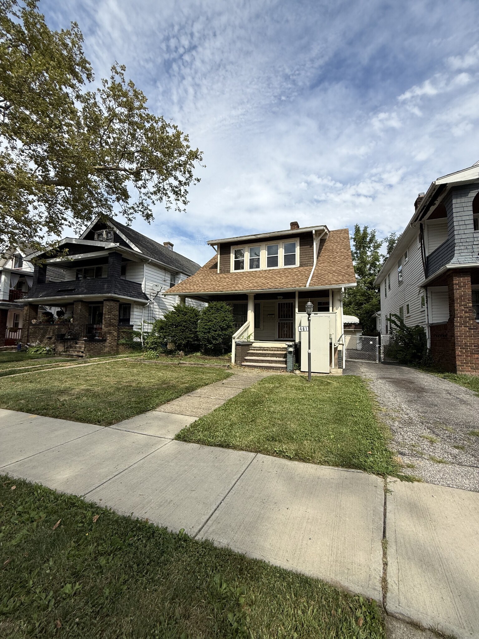461 E 147th St Cleveland, OH 44110 – photo 1