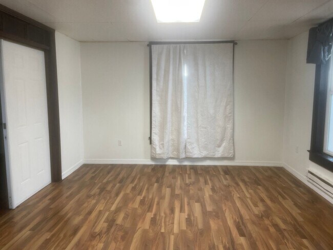 Foto del edificio - Charming 1BR with bonus room in Elma