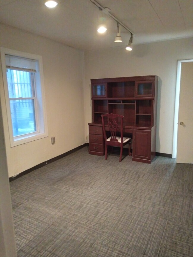 Dormitorio 2 - 7527 Forsyth Blvd