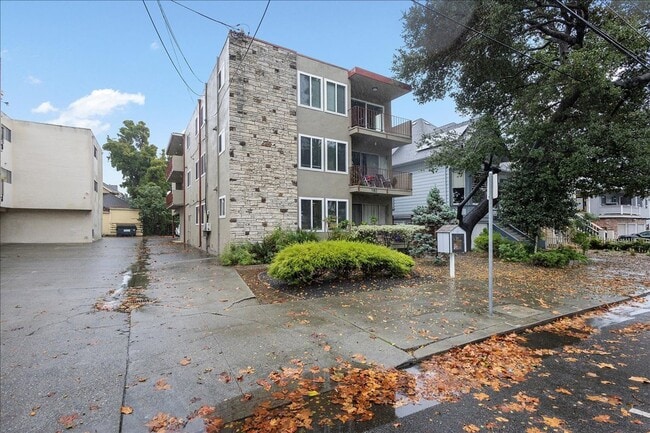 Building Photo - 1182 Park Ave E
