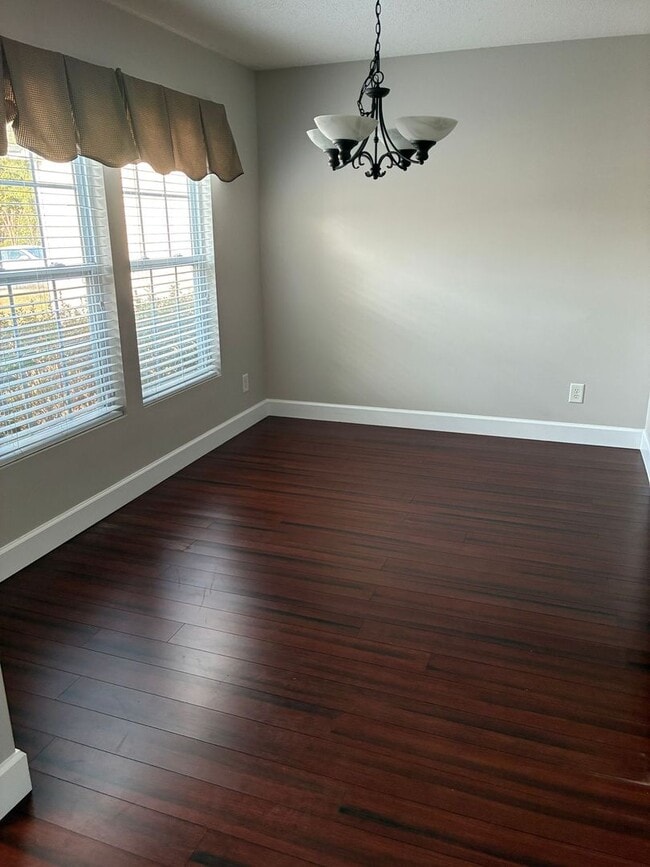 Building Photo - 3BD/ 2BA house in popular Bellegrove