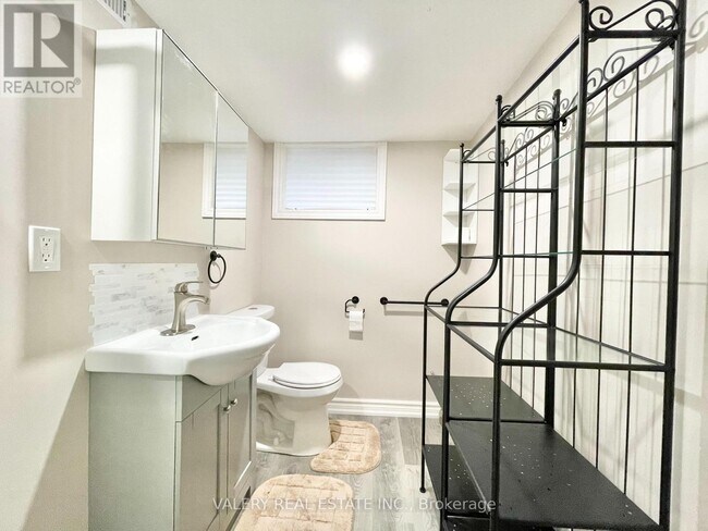 Building Photo - 52 Glenridge Rd