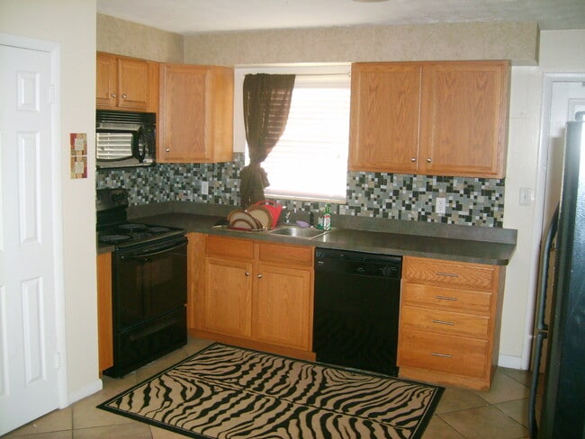 Foto del edificio - Available Fall 2026! 3 Bed/2 Bath House Ri...