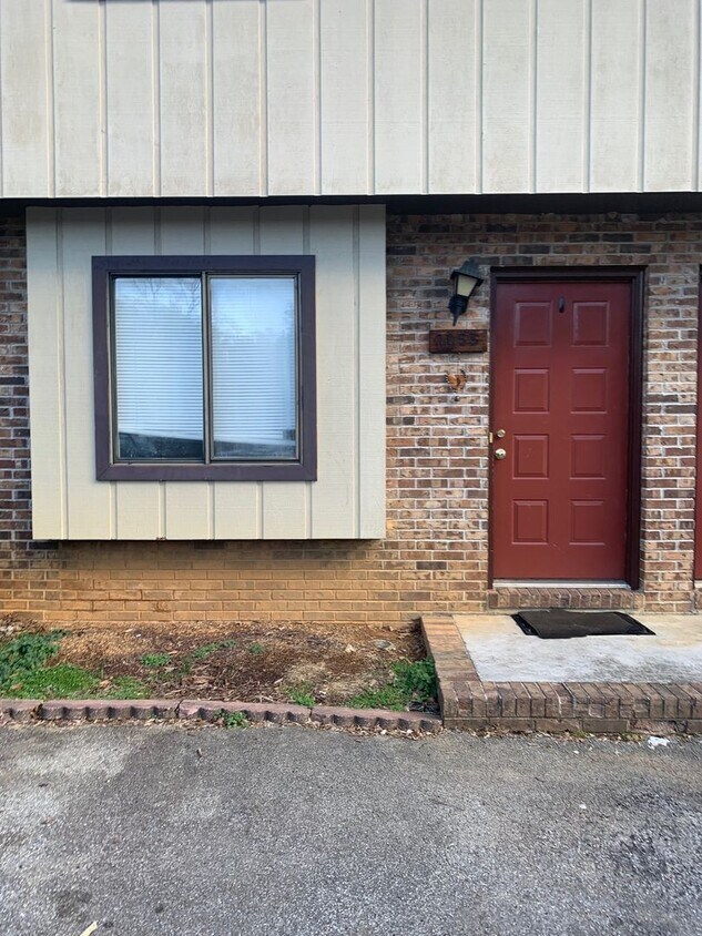 Foto principal - 2 Bedroom / 1.5 Bath Townhouse, Kingsport TN