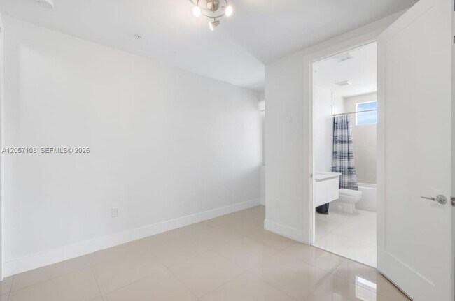 Foto del edificio - 10471 NW 66th St