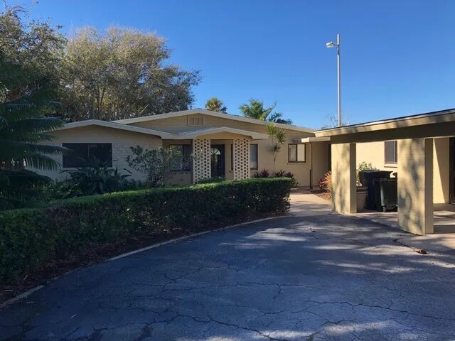 Building Photo - 3064 S Peninsula Dr