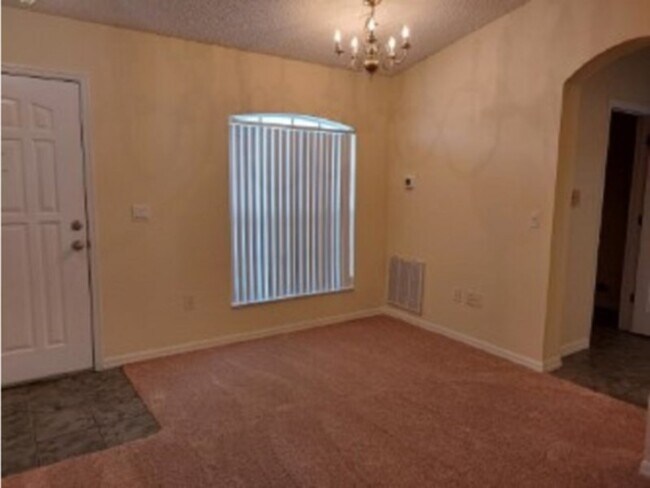 Building Photo - 3 bedrooms 2 baths in Palm Coast