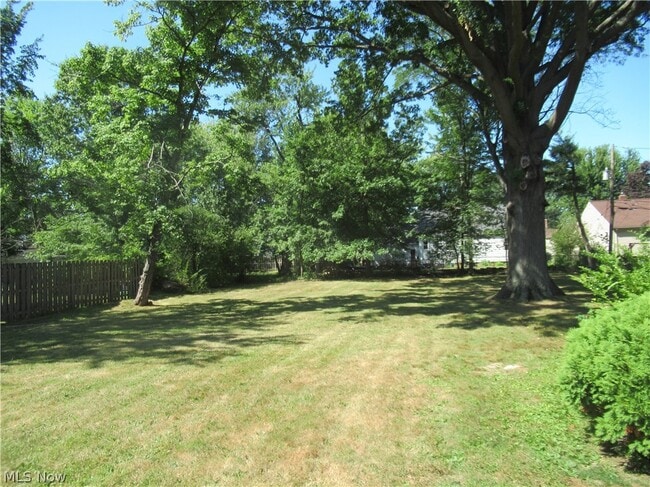 Building Photo - 5095 Edenhurst Rd
