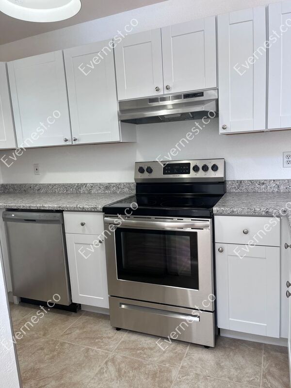 Building Photo - 5706 E 24th St