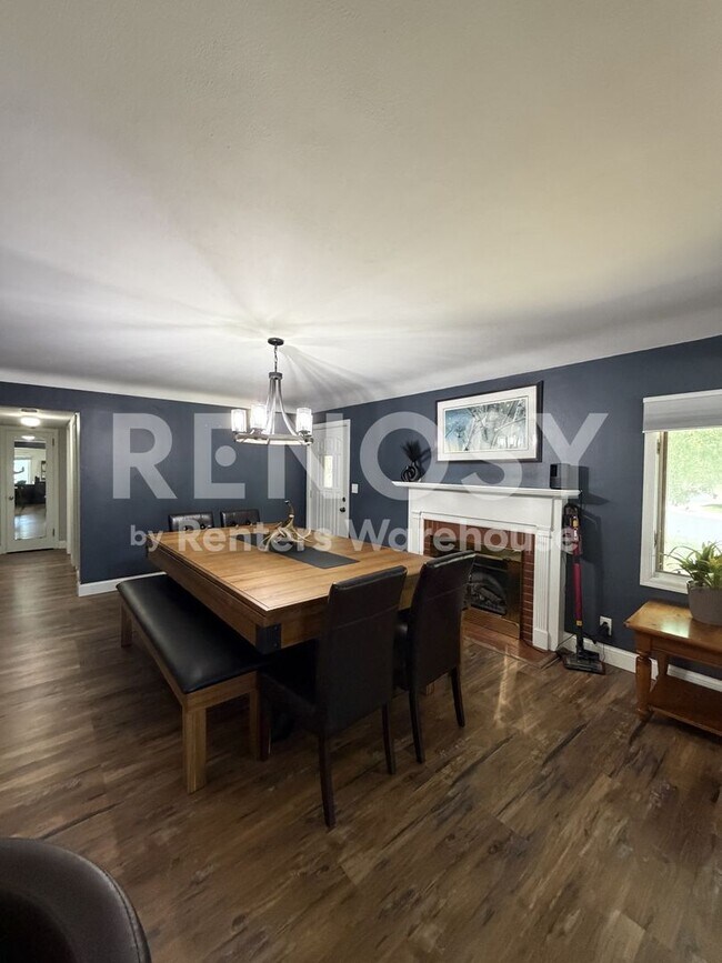 Building Photo - 4 Bedroom 2 Bath Single Family Home in Circle Pines