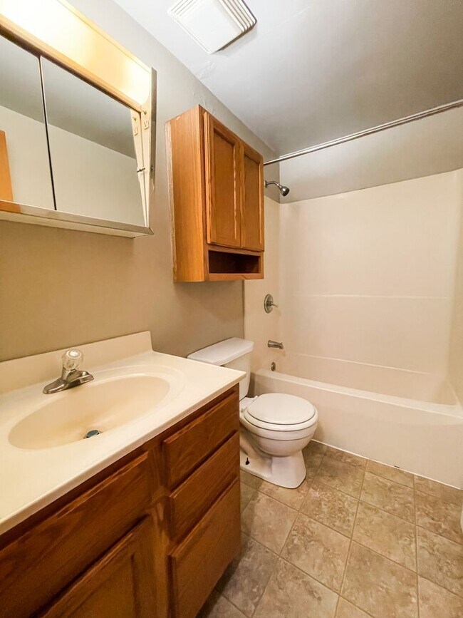 Foto del edificio - Cozy 1 Bedroom Apartments! Pet friendly! On-Site Laundry!