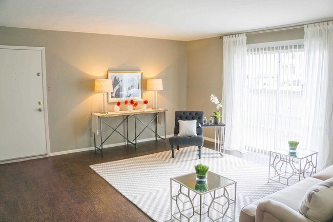 Foto del edificio - 5535 Harvest Hill Rd