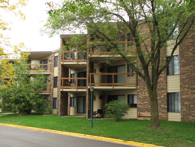 Building Photo - Dahcotah View Apartments