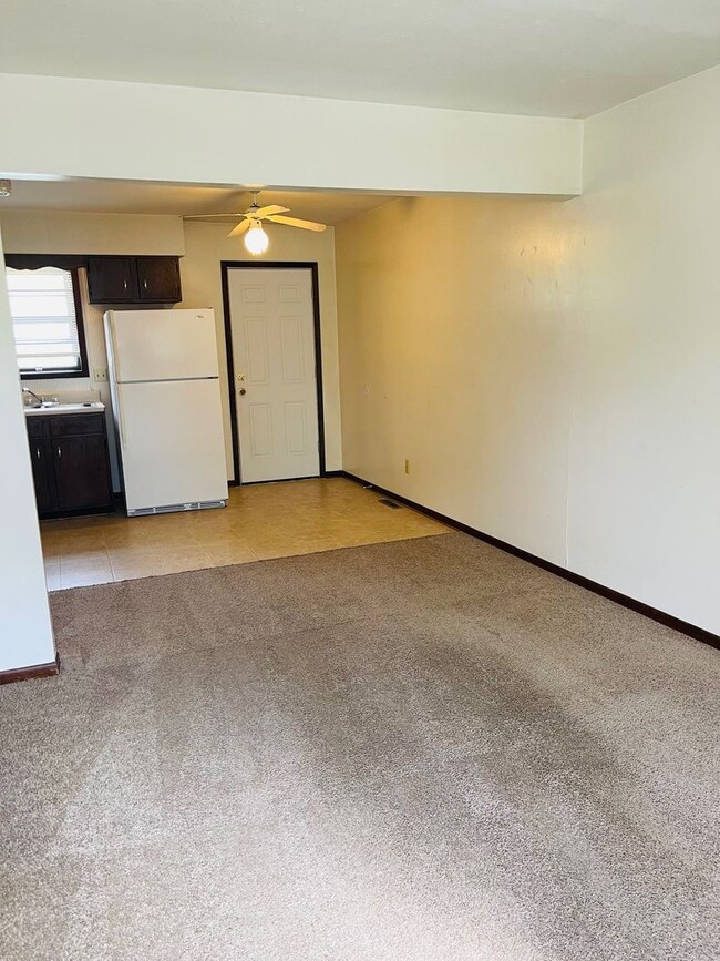 Building Photo - Great 2 Bedroom Apartment - Ready Now!