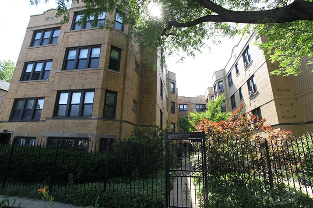 Foto principal - 2838 N Francisco Ave