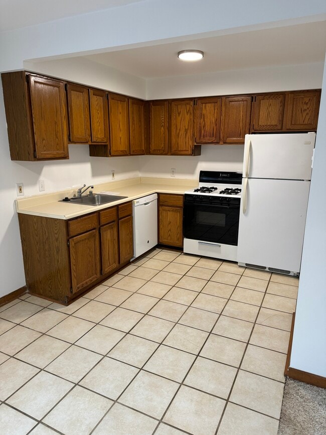 Kitchen - 1155 Maple St