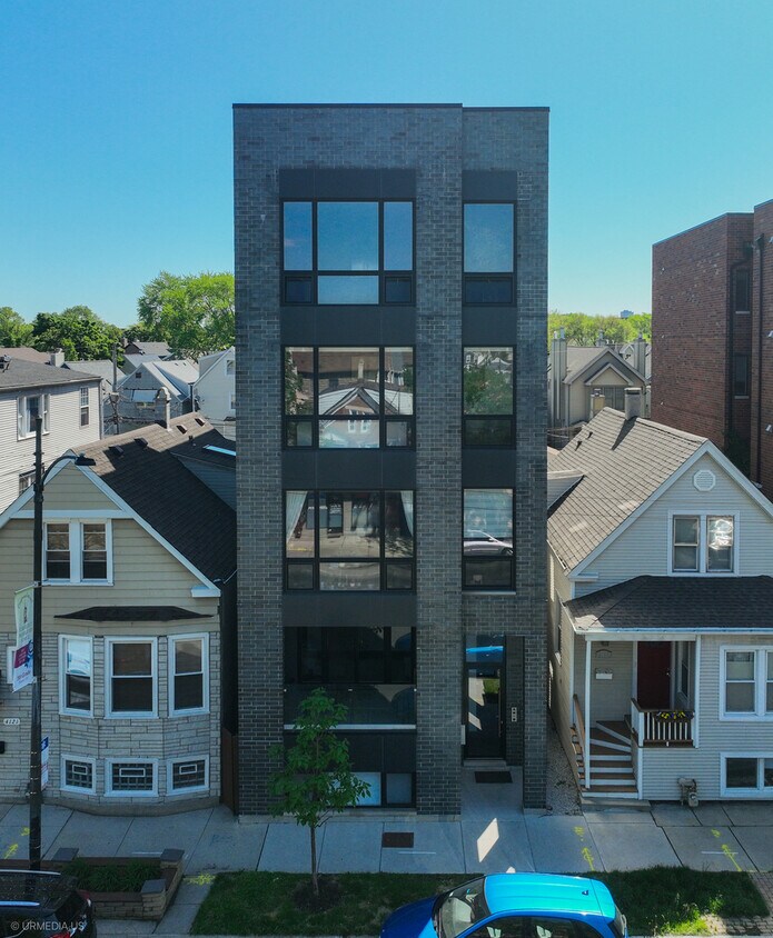 Primary Photo - 4119 N Western Ave