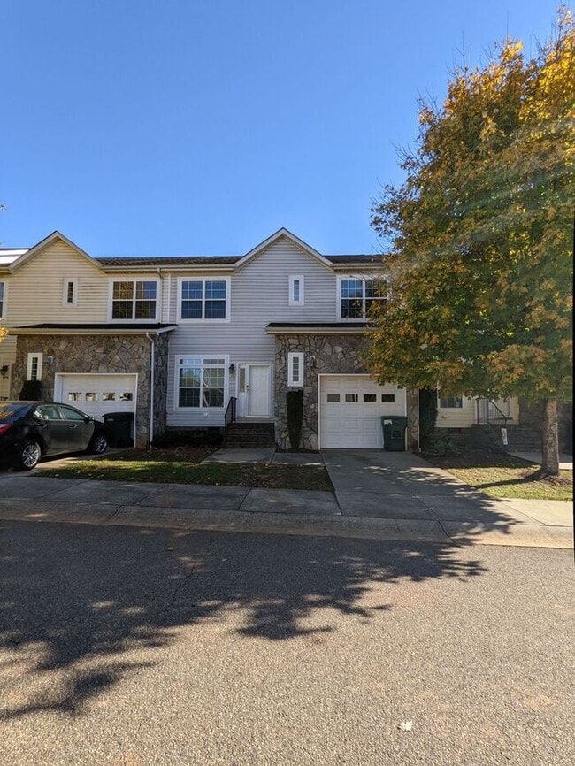 Building Photo - 1492 Mulberry Ridge Dr