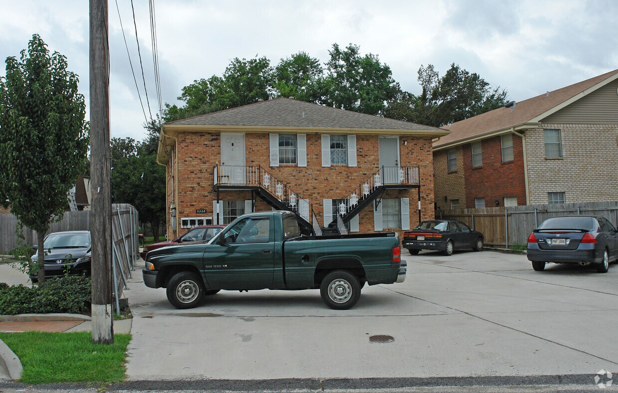 Primary Photo - 5208 Kent Ave