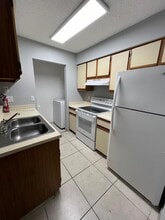 Building Photo - 1261 SW 46th Ave