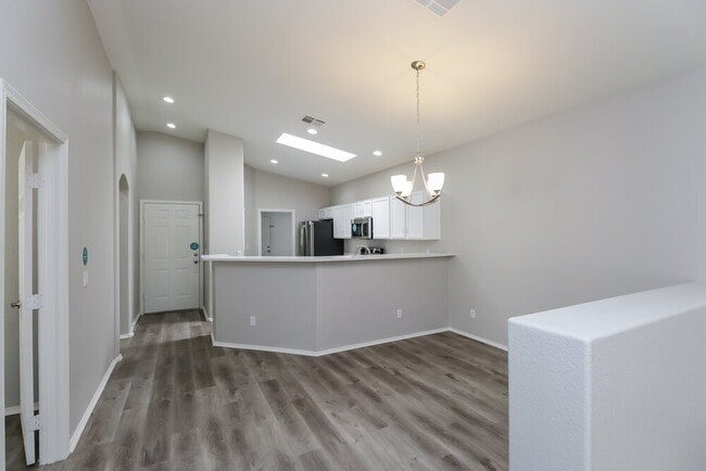 Building Photo - 84 S Laveen Pl