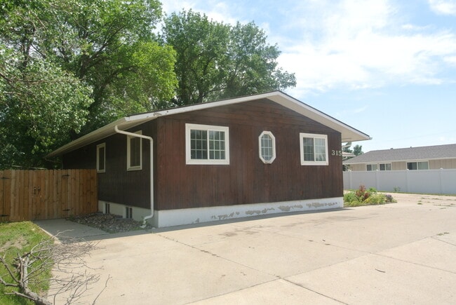 Building Photo - 315 16th St SW