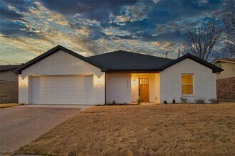 Building Photo - 6576 Old Mill Cir