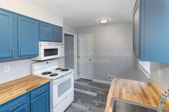 Building Photo - 7831 Glen Orchard Dr