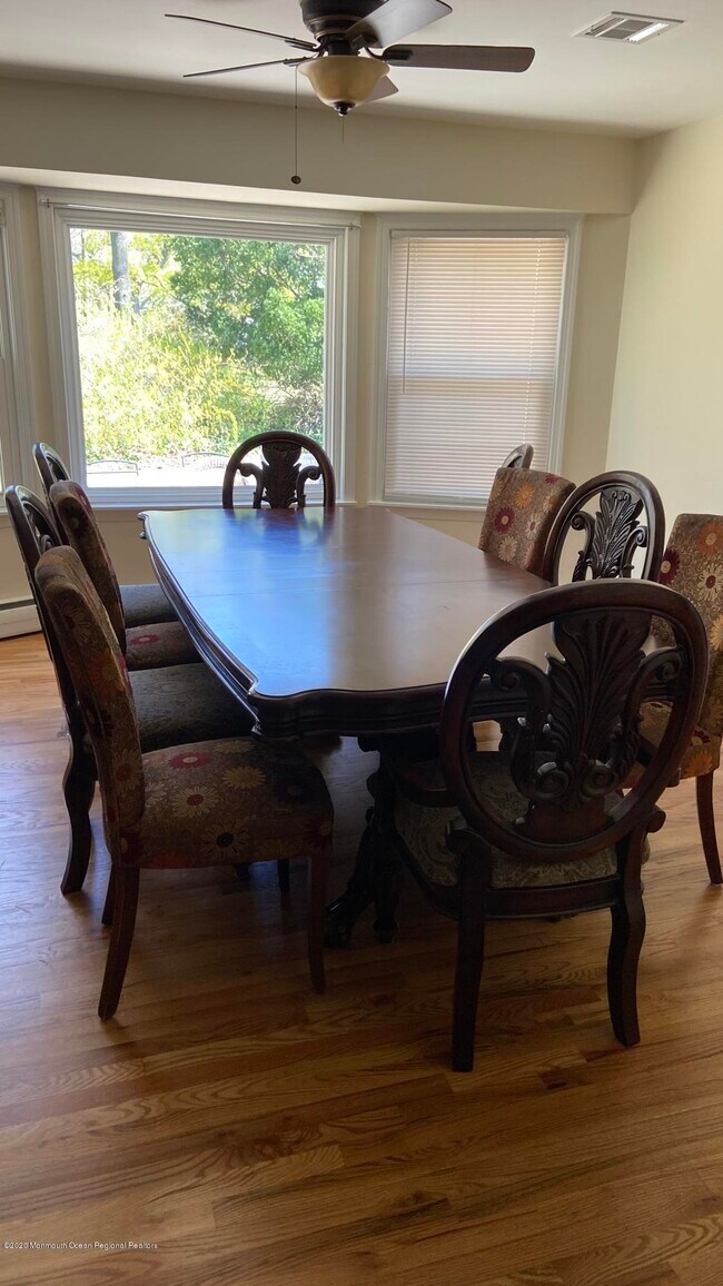 Building Photo - 525 Marvin Dr