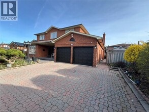Building Photo - 15 Ivory Ct
