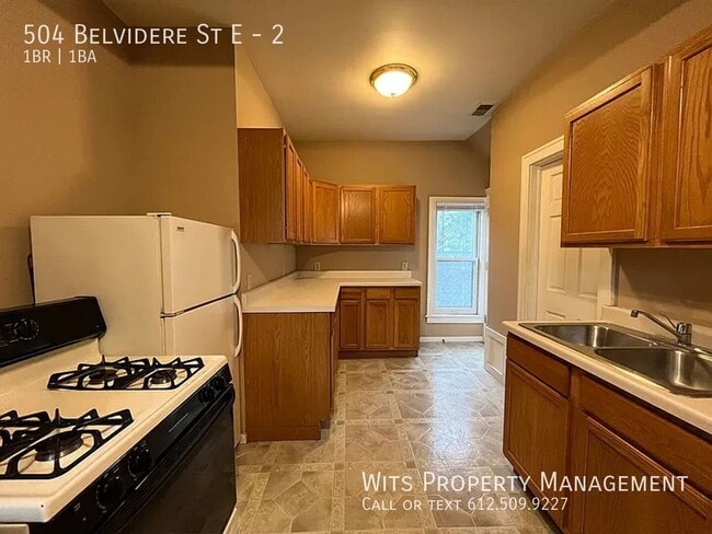 Foto del edificio - 504 Belvidere St E