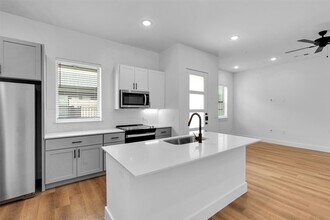 Building Photo - 1648 Spaniel Ave