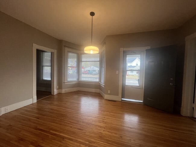 Building Photo - 1417 Birch St