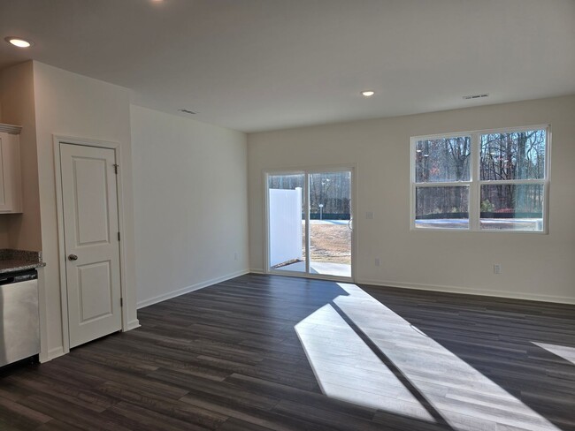 Building Photo - Welcome to Glenn Crossing – Modern Living ...