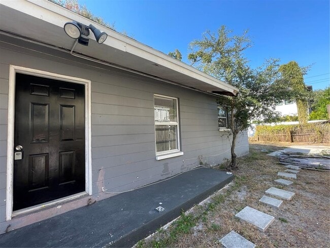 Building Photo - 1311 W Lemon St