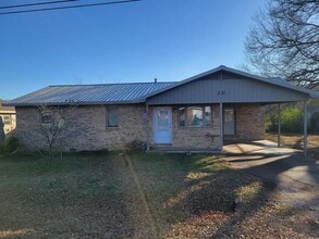 Building Photo - 211 Cloos Cir Dr