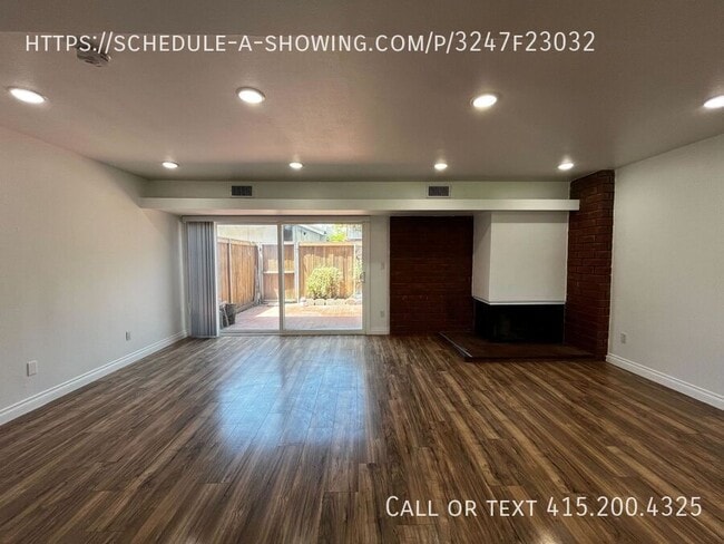 Building Photo - 1404 N Tustin Ave