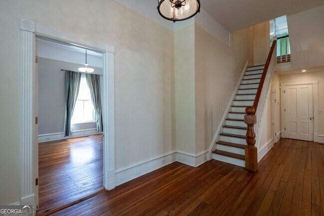 Foto del edificio - 765 Woodland Ave SE