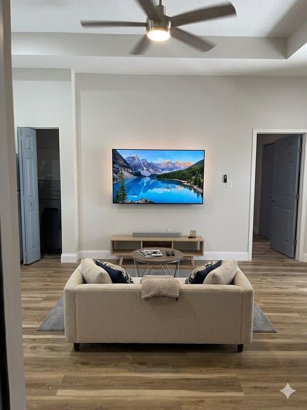 Foto del edificio - 3102 E 7th Ave