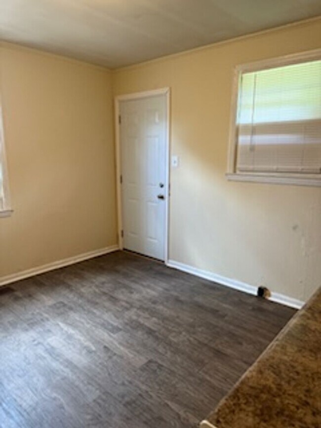 Foto del edificio - 746 Whitlock St